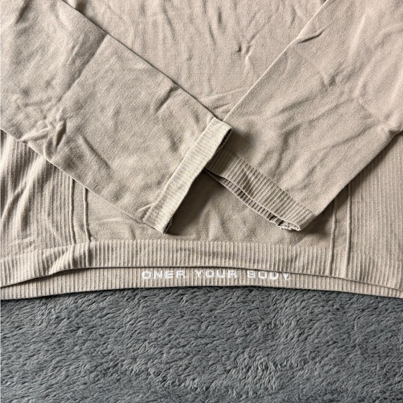 Oner Active Go To Seamless Fitted Long Sleeve Top Warm Sand L - Picture 3 of 5